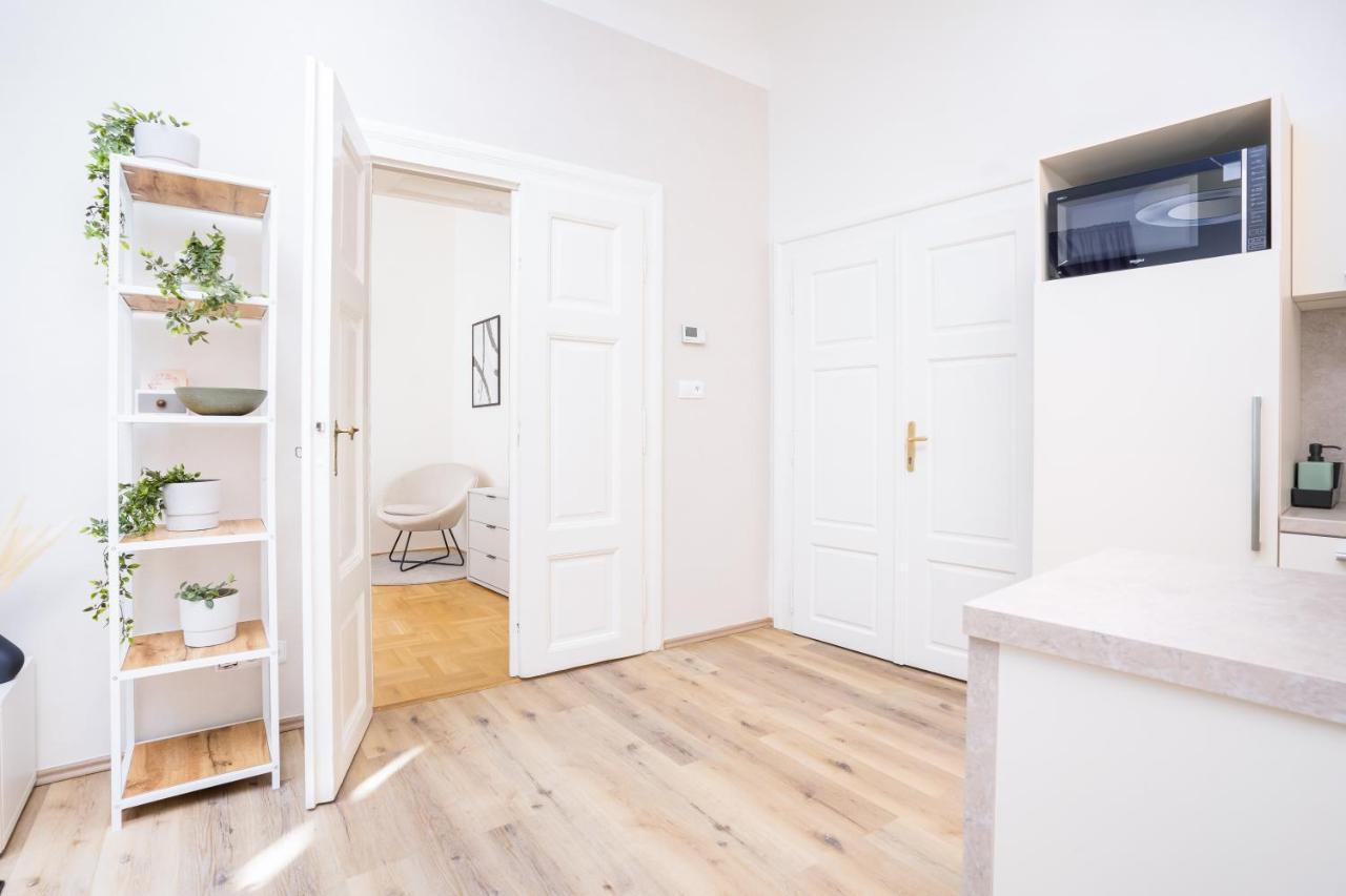 Prague Days - Bright Apartment - Old Town Praga Exterior foto